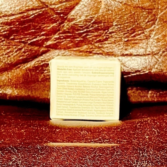 AVEDA tulasāra brightening eye masque - Picture 3 of 4